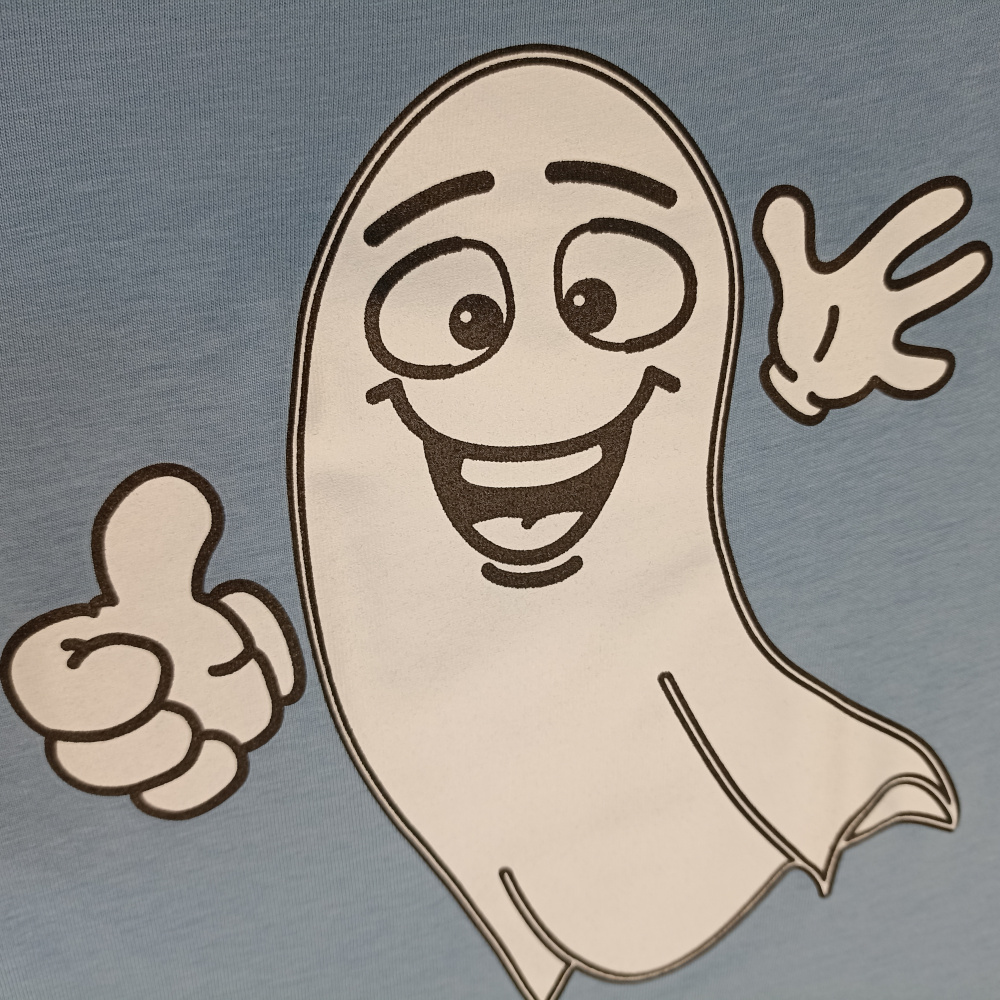 Logotyp graficzny ducha naniesiony na niebieską koszulkę 160g