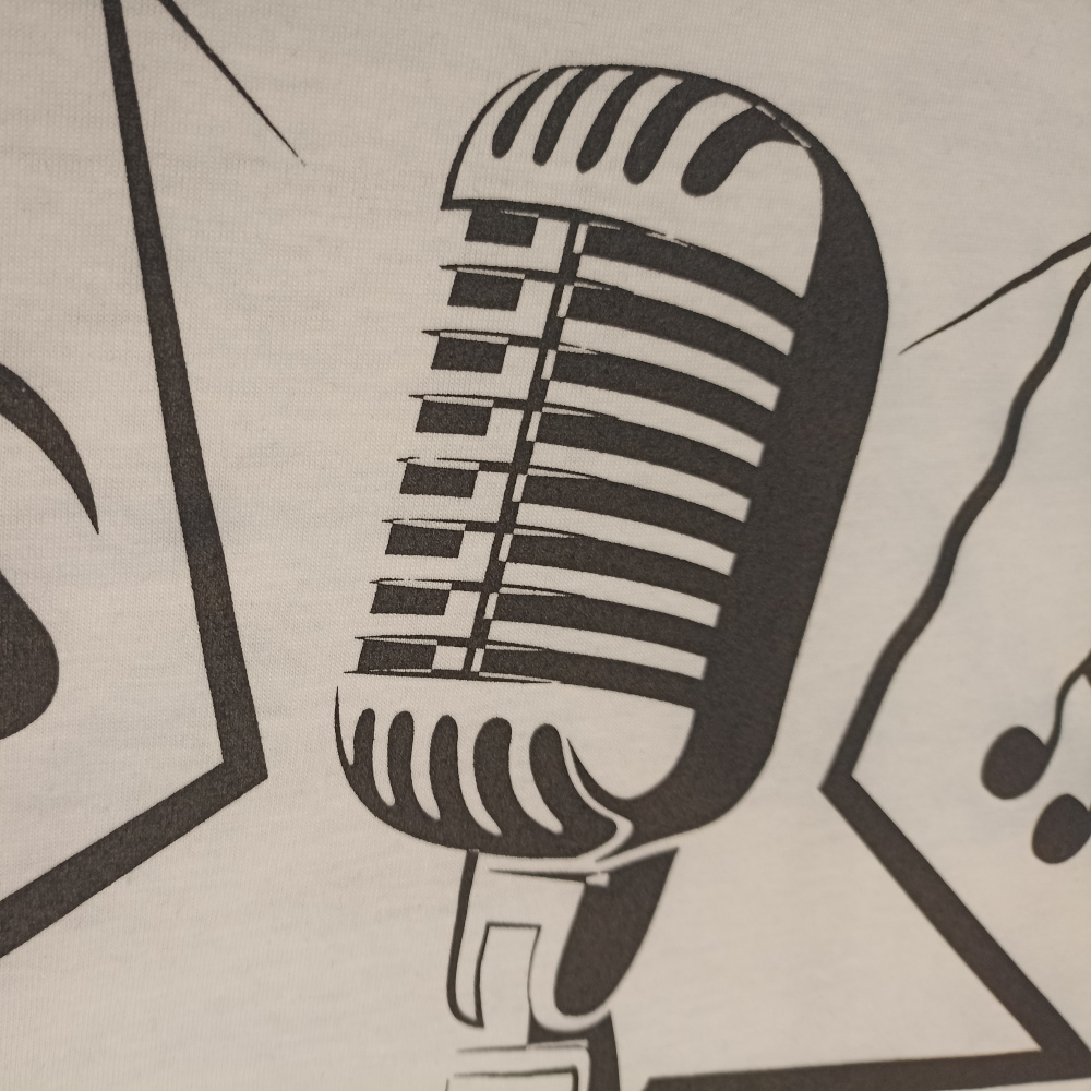 Koszulki z mikrofonem idealne na koncert