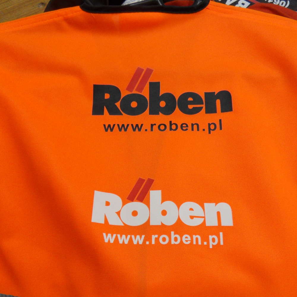 Nadruk reklamowy na kamizelce ostrzegawczej bhp dla firmy